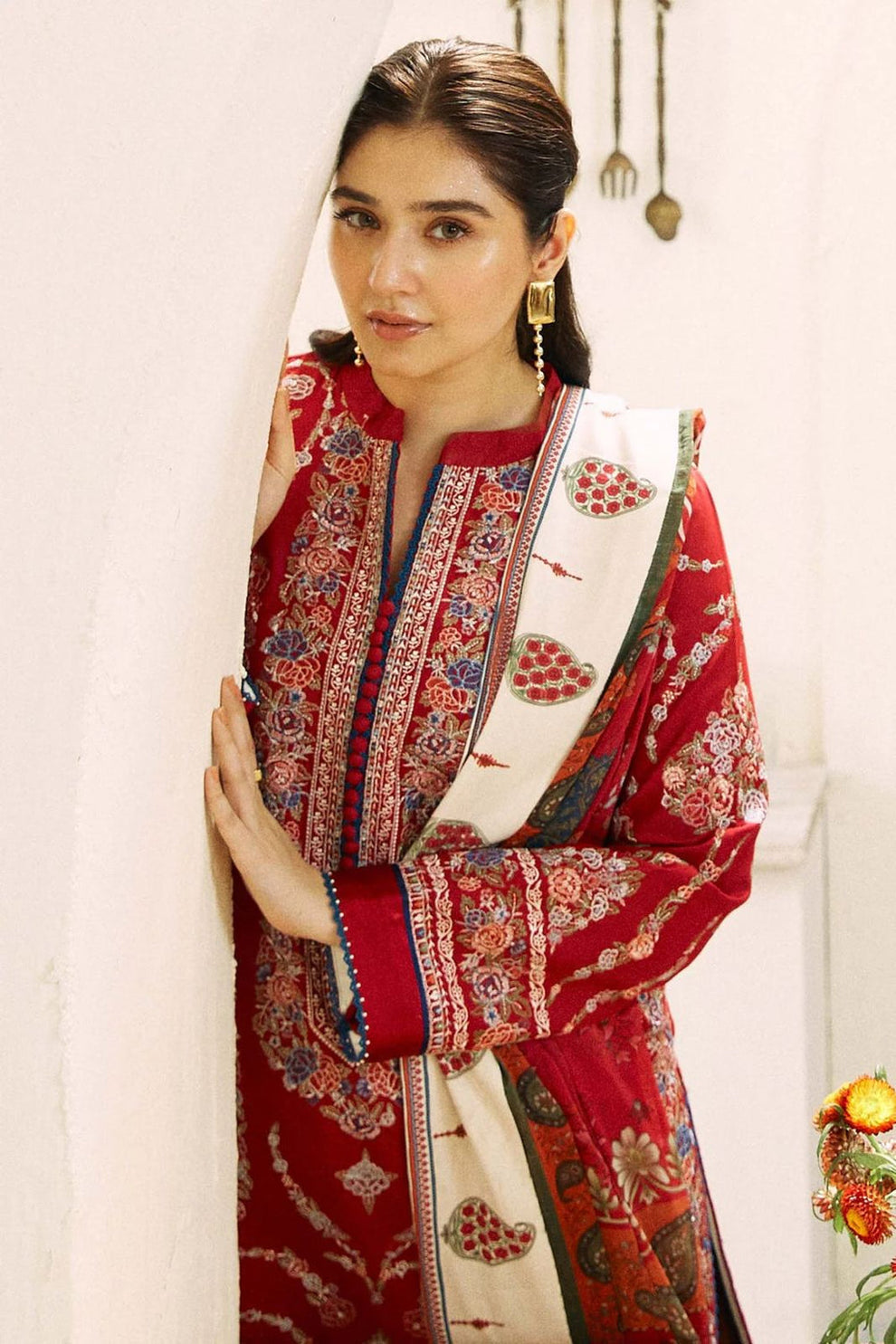 EMBROIDERED KHADDAR UNSTITCHED 3 PIECE SUIT - 9B