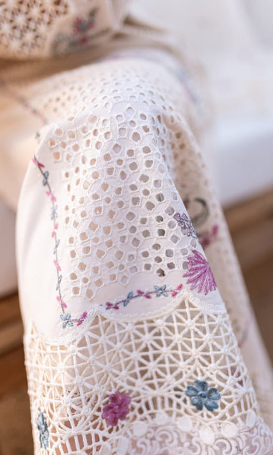 PREMIUM LAWN 3PC EMBROIDERED DRESS EMBROIDERED DUPATTA D-5050