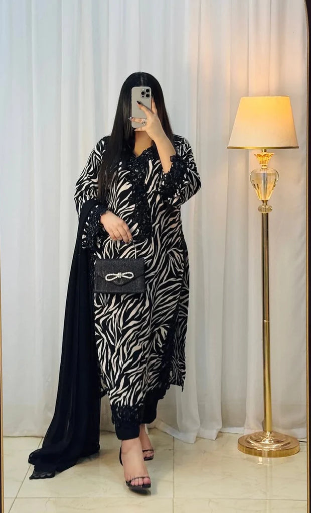 3PC-& EMBROIDERY LAWN SHIRT WITH VOILE PRINTED DUPATTA ZE-004