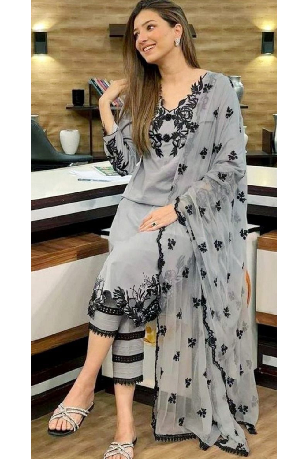 SUMMER ELEGANCE 3PC EMBROIDERED LAWN SUIT - 430
