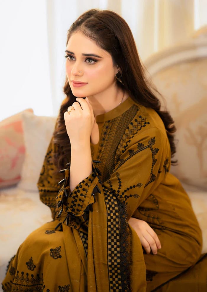 PREMIUM EMBROIDERED 3PC LAWN SUIT - 432 - View 2