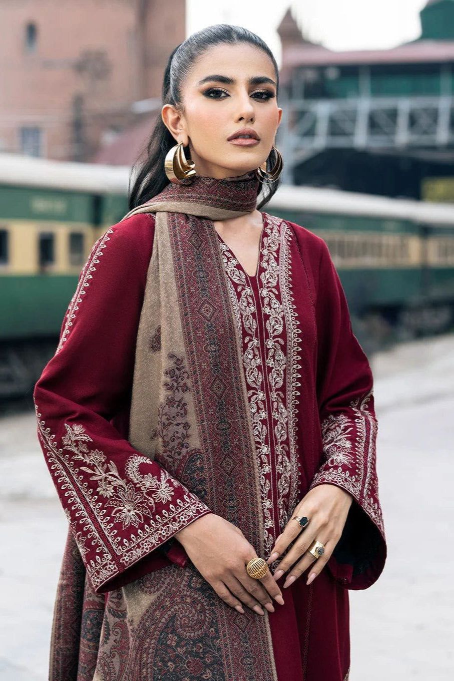 GRANDEUR LAWN 3PC EMBROIDERED SUIT - 416 - View 2