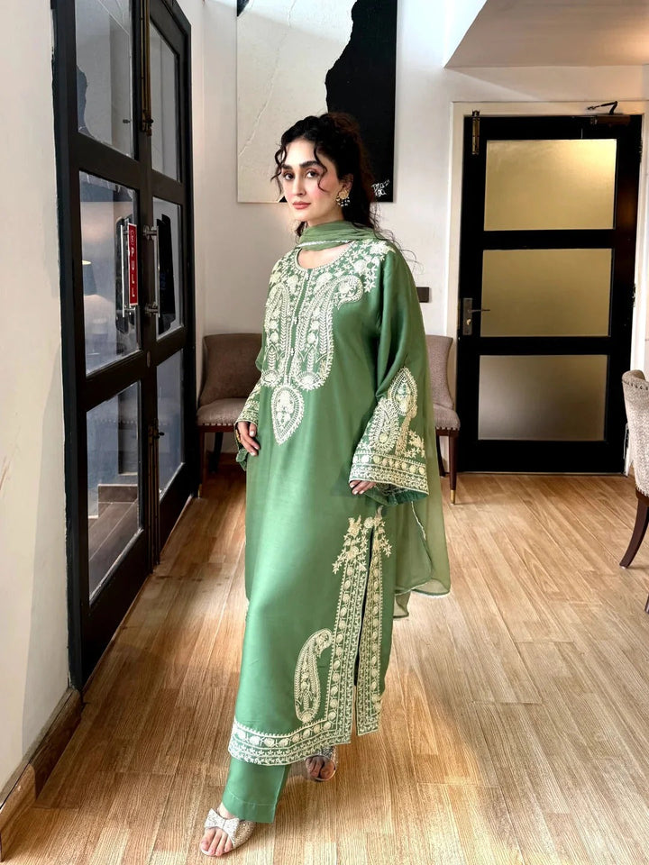 ROYAL EMBROIDERED LAWN 3PC COLLECTION - 404 - View 2