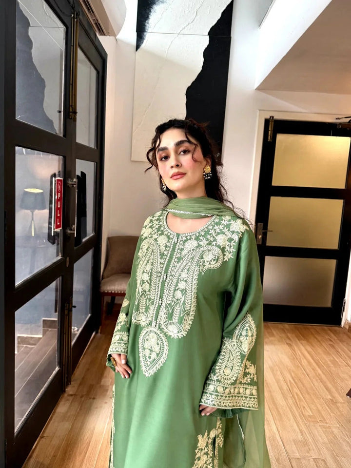 ROYAL EMBROIDERED LAWN 3PC COLLECTION - 404 - View 5