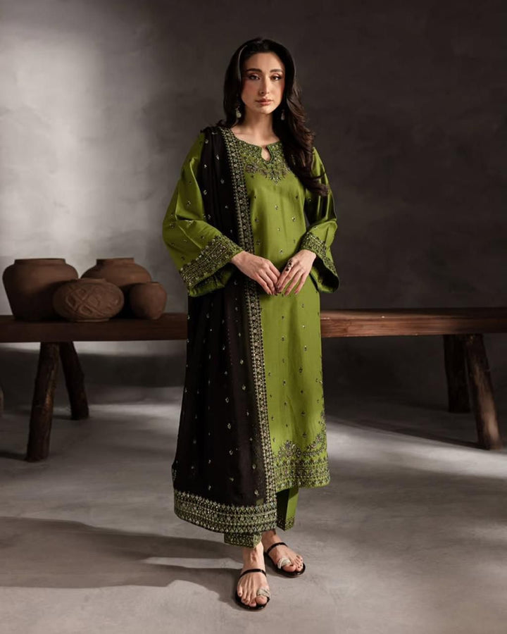 MAJESTIC EMBROIDERED 3PC LAWN SUIT - 457