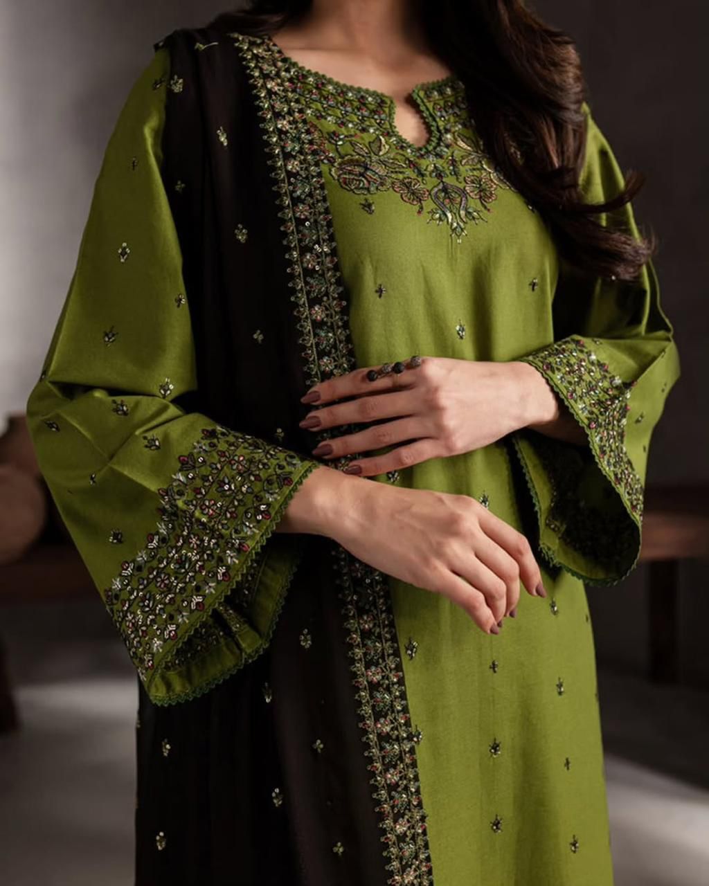 MAJESTIC EMBROIDERED 3PC LAWN SUIT - 457 - View 2